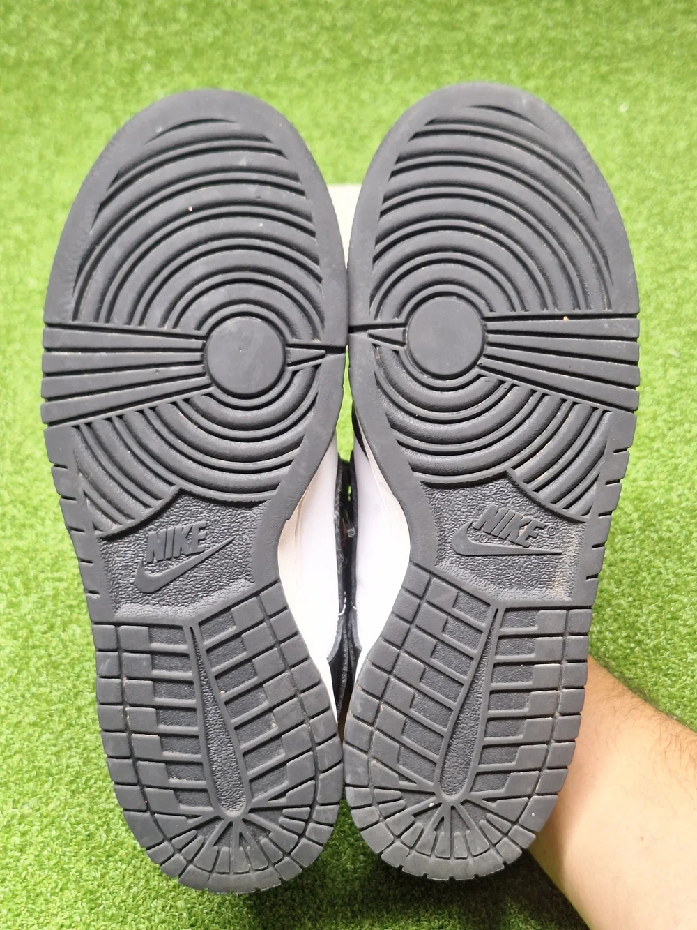 Nike light scuff